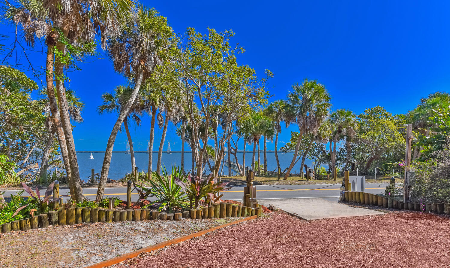 Long Legal ,METES AND BOUNDS - See Parcel 1A in Do - Residential