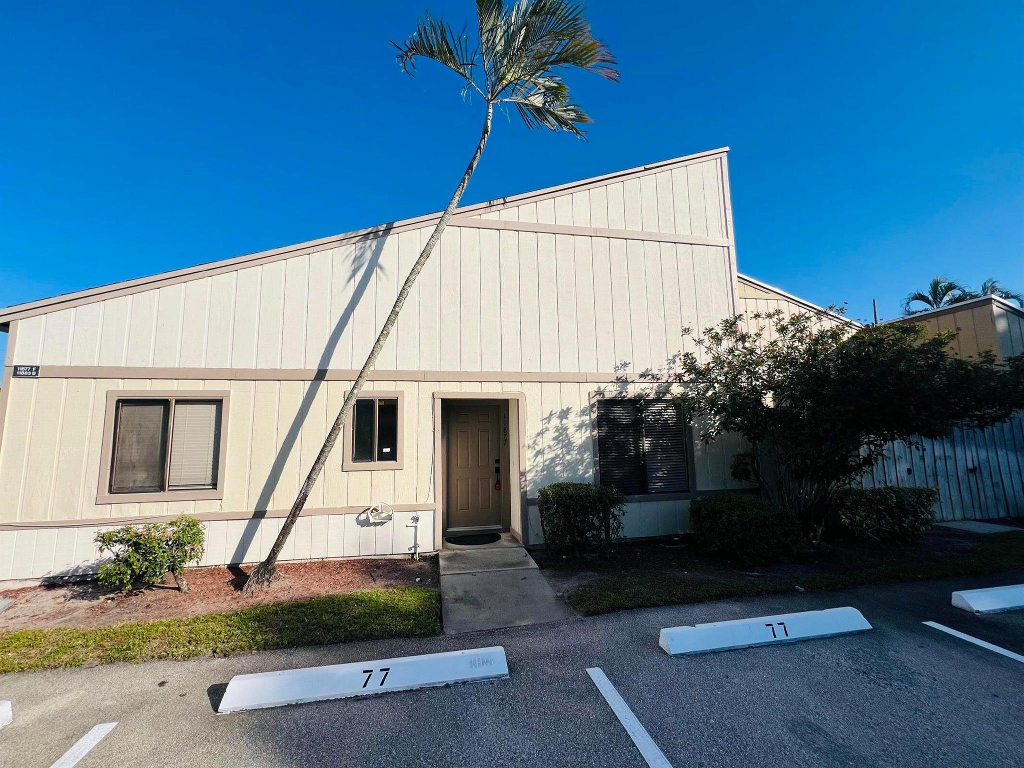 STURBRIDGE VILLAGE - Residential Lease