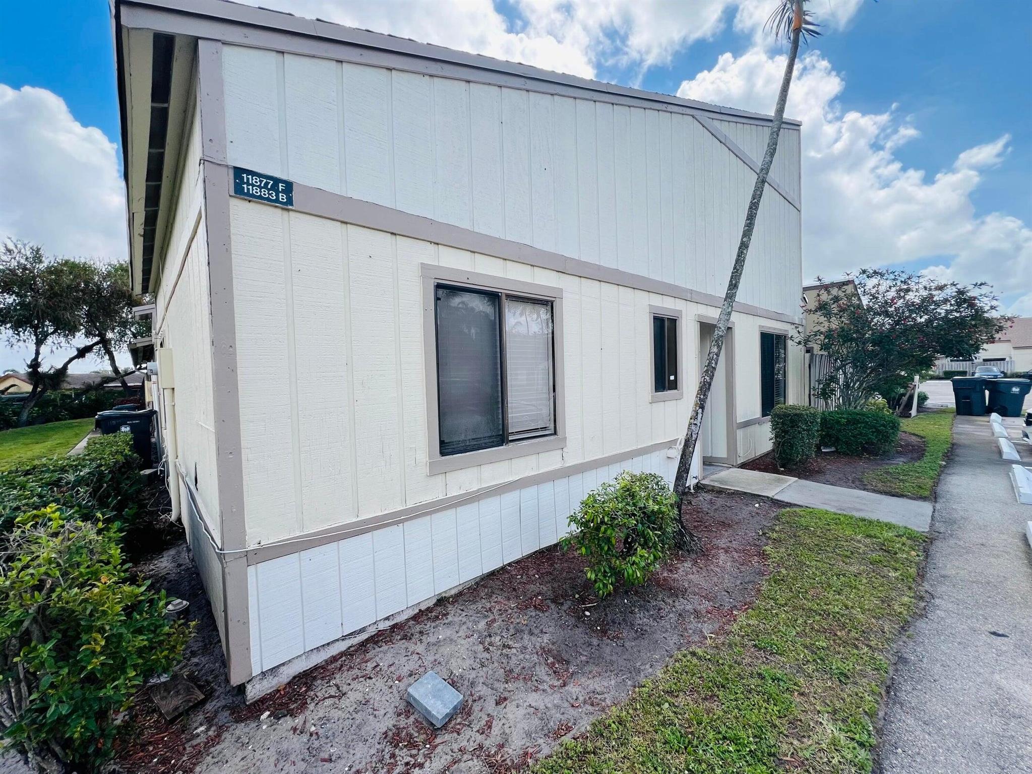 STURBRIDGE VILLAGE - Residential Lease