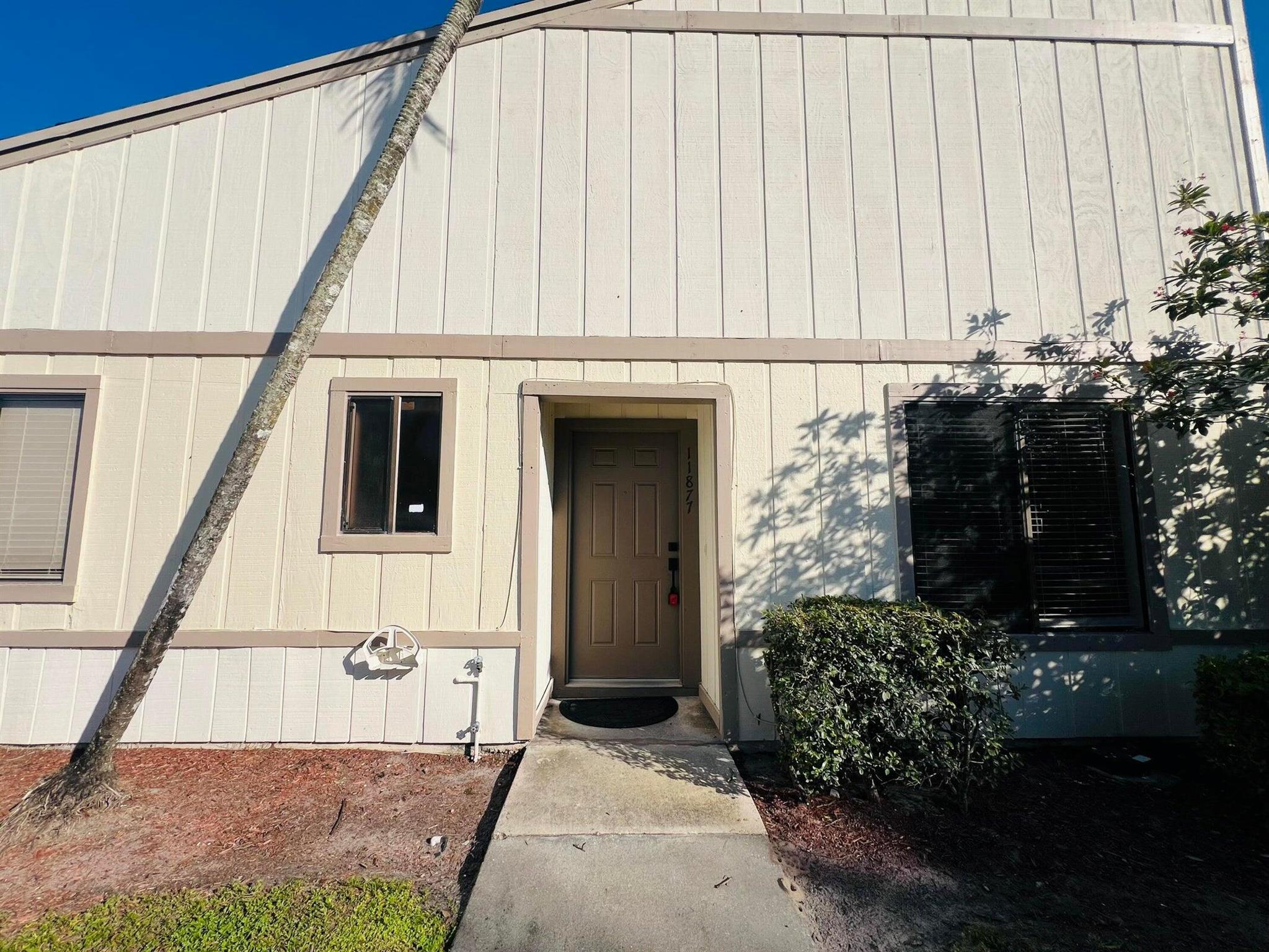 STURBRIDGE VILLAGE - Residential Lease