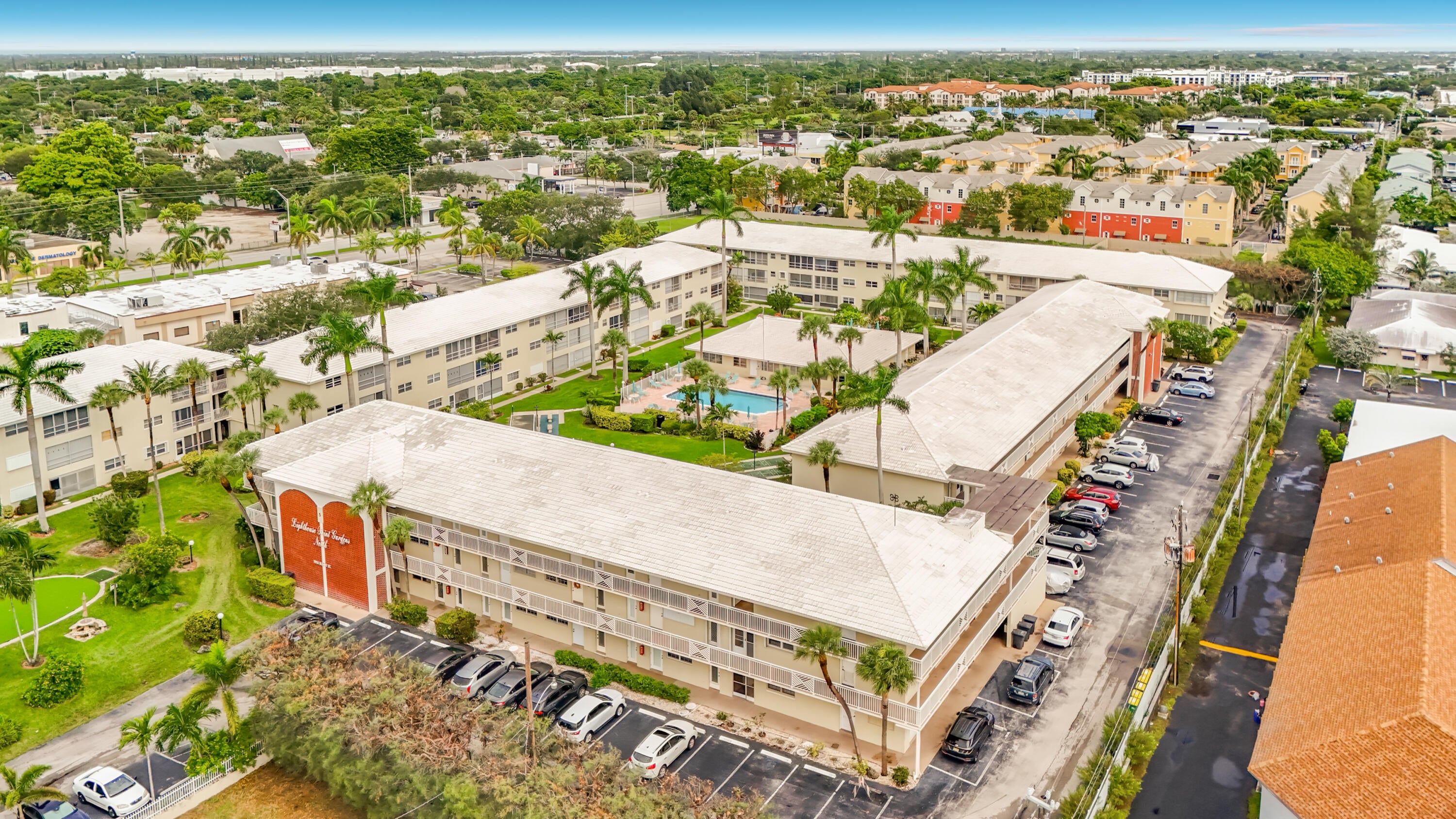 View photos, virtual tours, details... 1951 NE 39TH Street 340