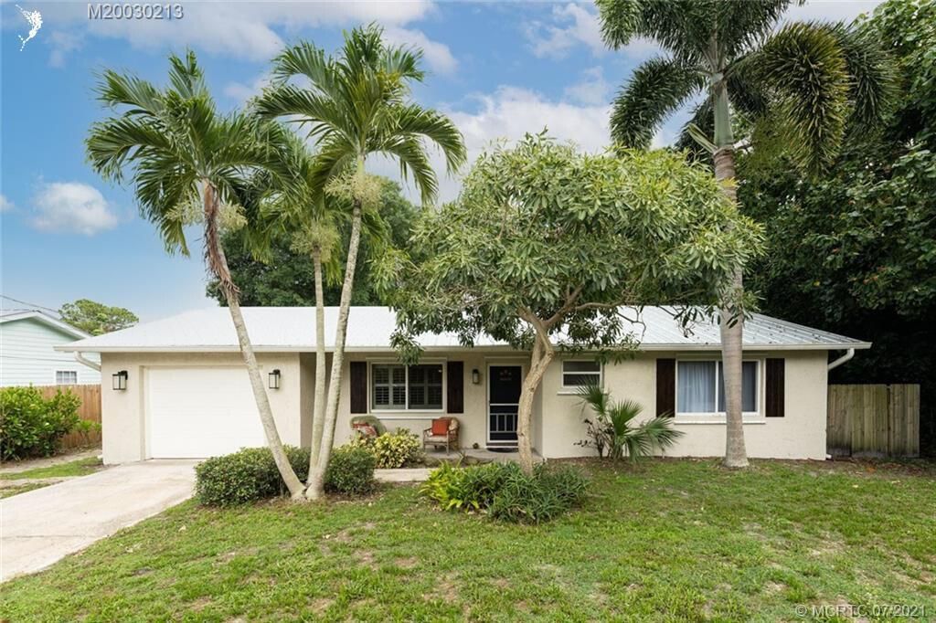 Photo of 1036 SE 14th Street, Stuart, FL 34996 (MLS # R10772682)