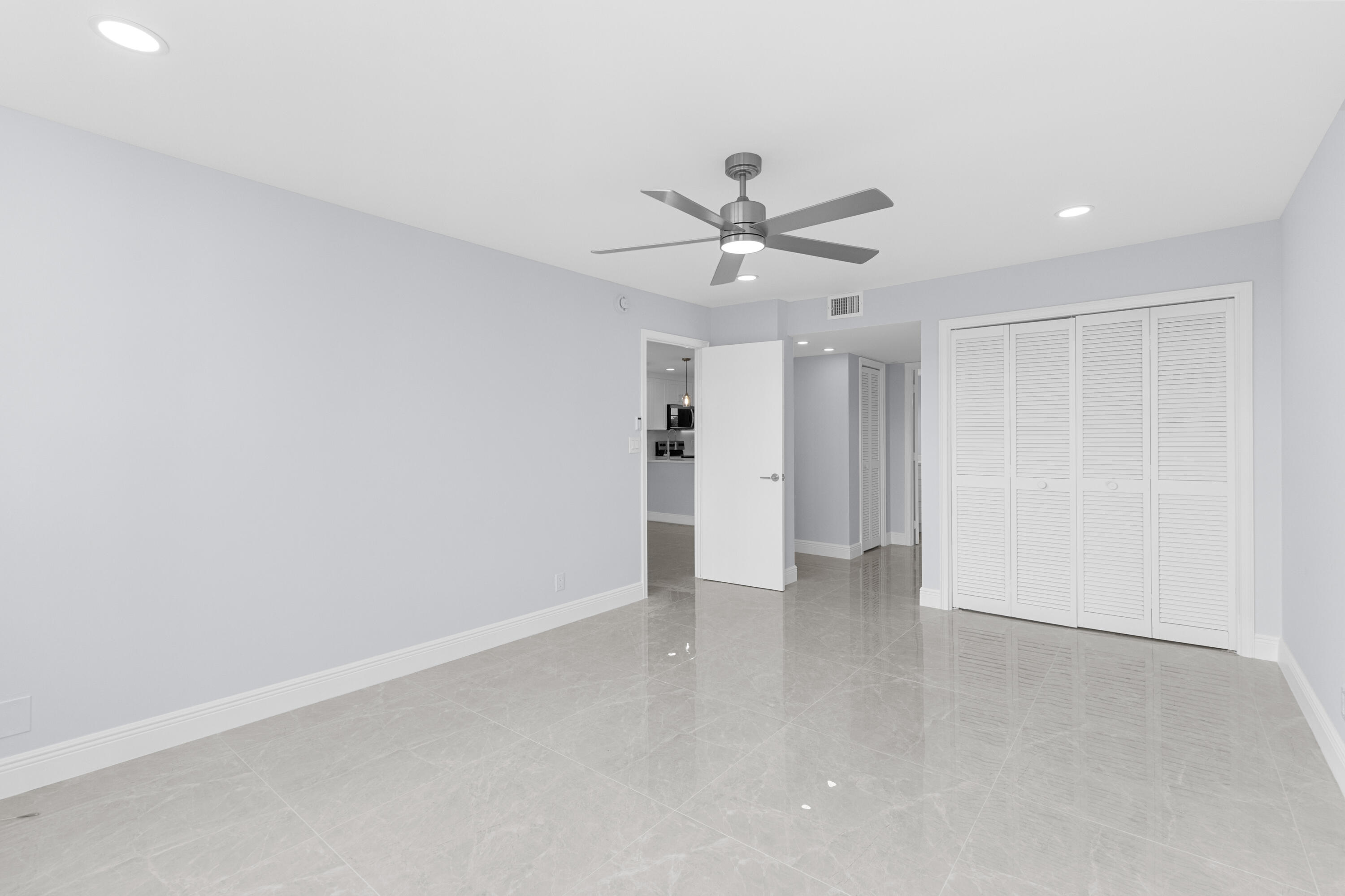 2901 S Palm Aire Drive 306