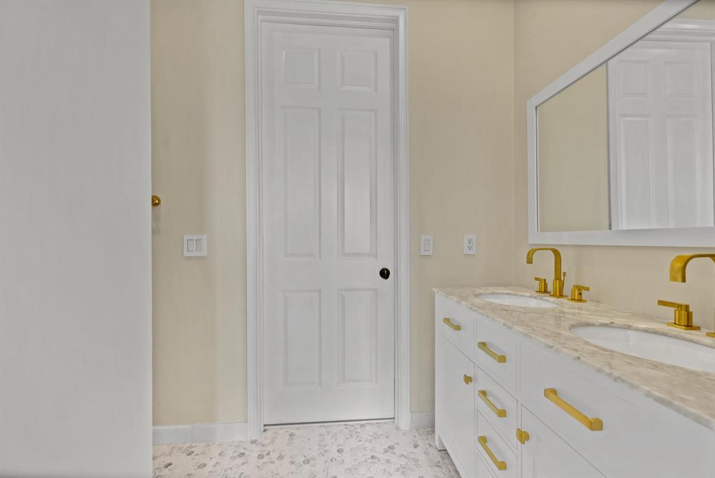 PALM BEACH POINT - Residential