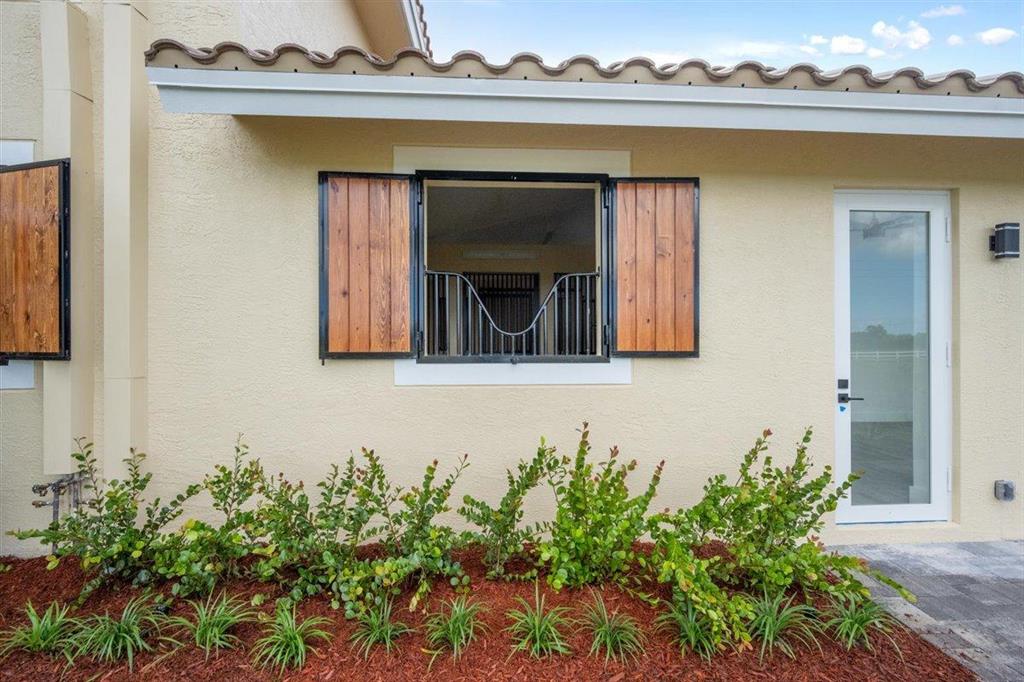 PALM BEACH POINT - Residential