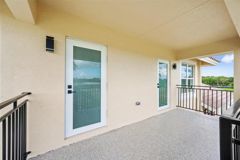 PALM BEACH POINT - Residential