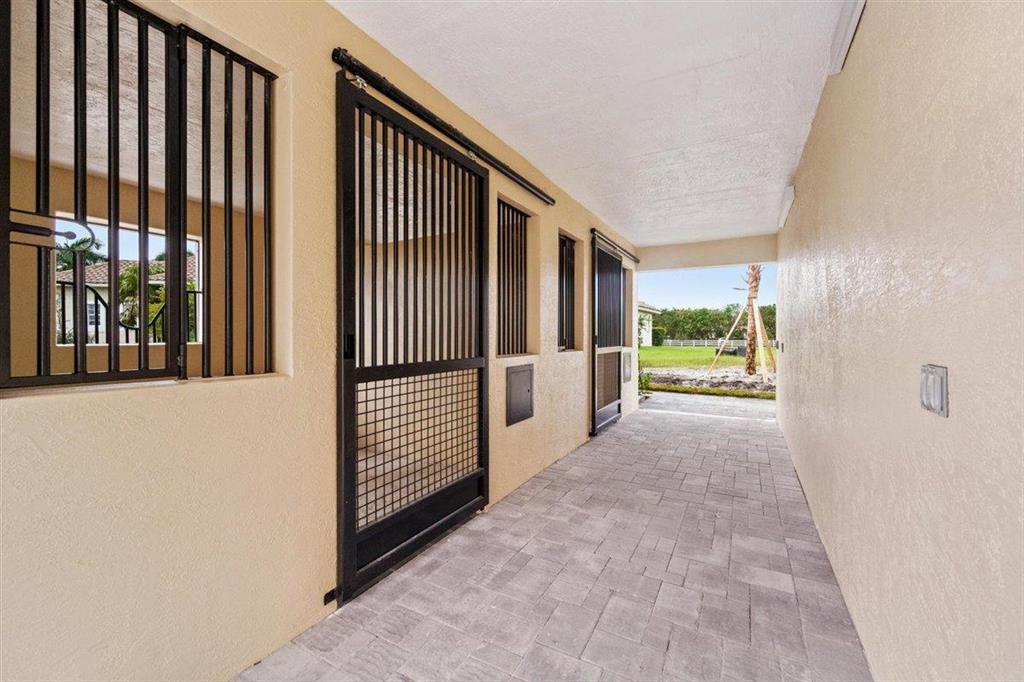 PALM BEACH POINT - Residential