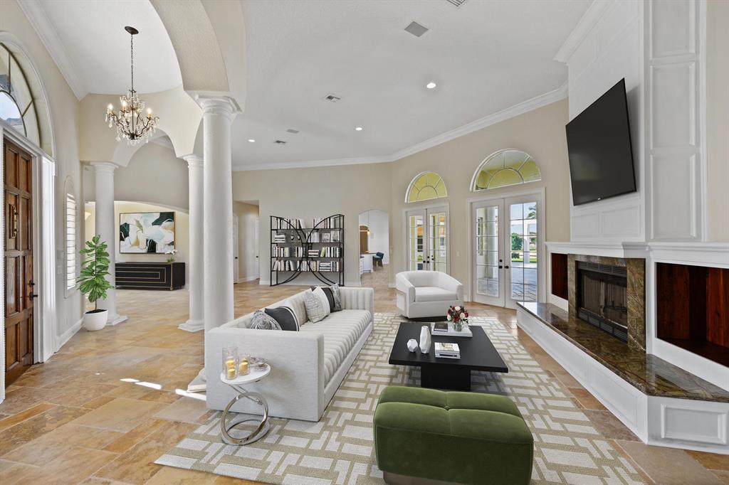 PALM BEACH POINT - Residential