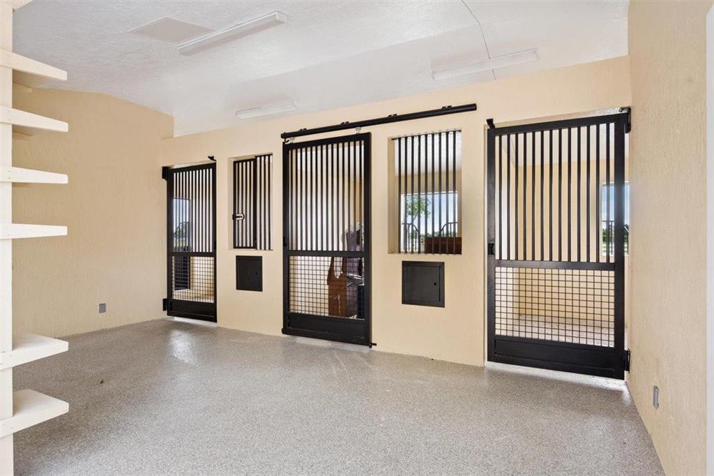 PALM BEACH POINT - Residential