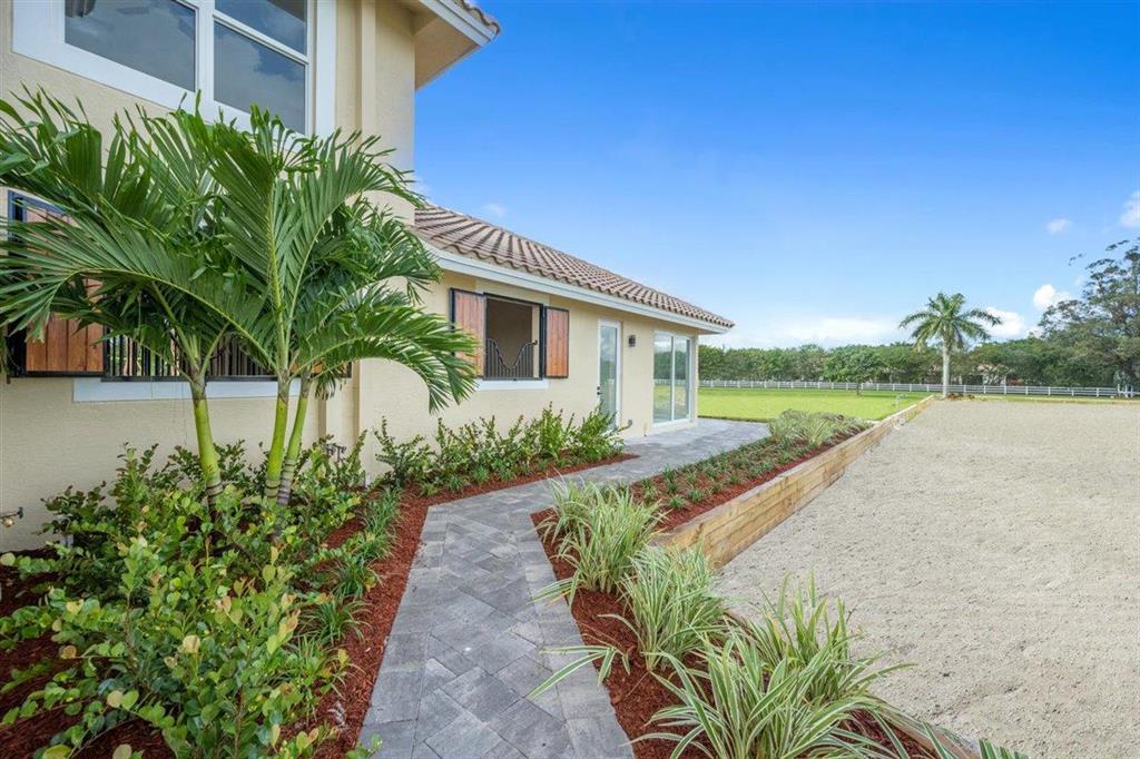 PALM BEACH POINT - Residential