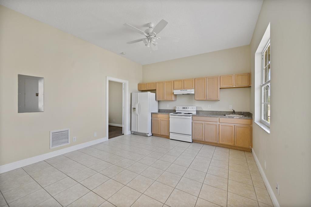 PALM BEACH POINT - Residential