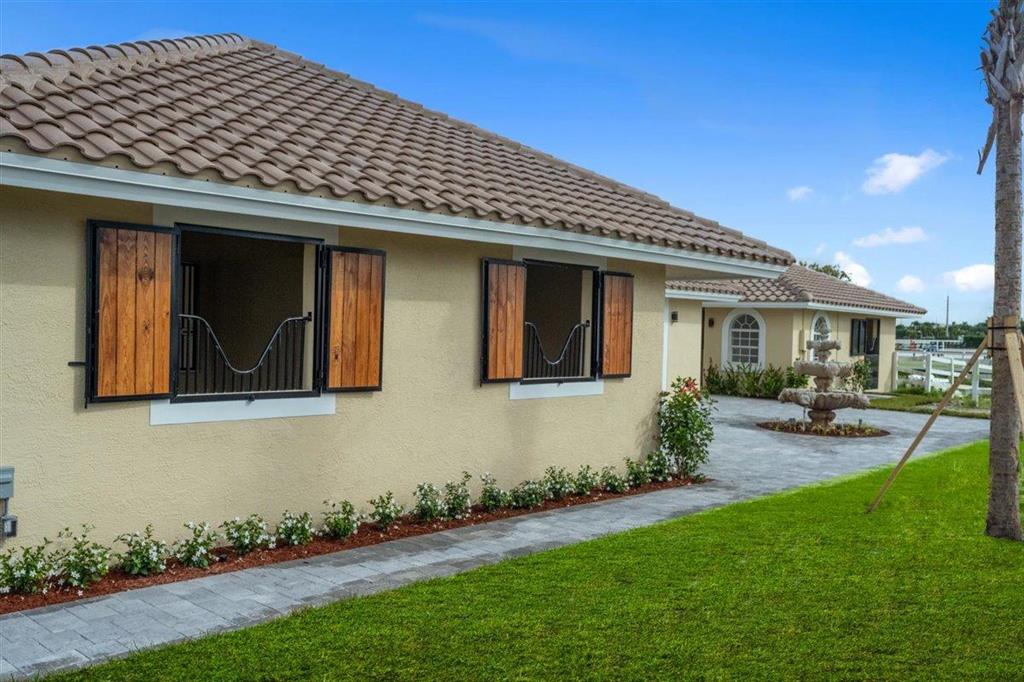 PALM BEACH POINT - Residential