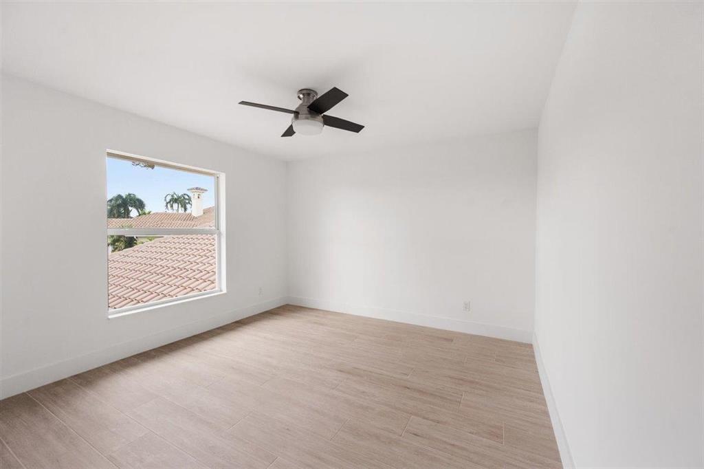 PALM BEACH POINT - Residential