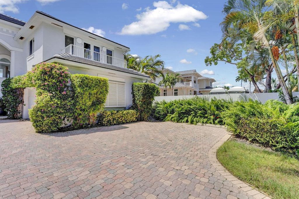 Photo of 1026 Seasage Drive, Delray Beach, FL 33483 (MLS # R11117180)