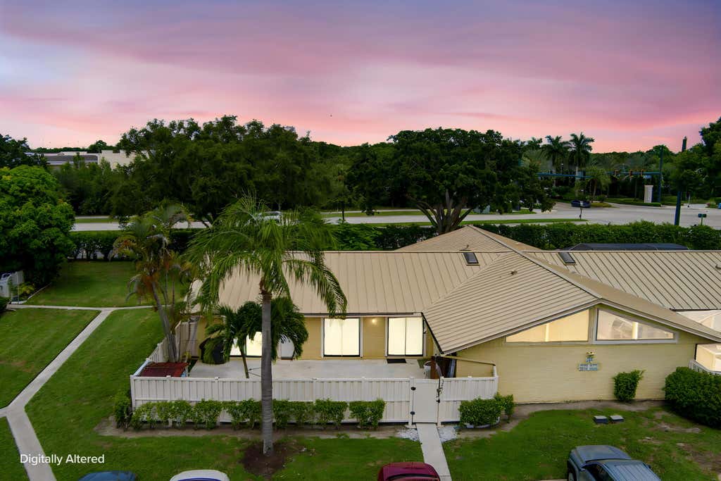 Photo of 5799 GOLDEN EAGLE Circle, Palm Beach Gardens, FL 33418 (MLS # B26068047)