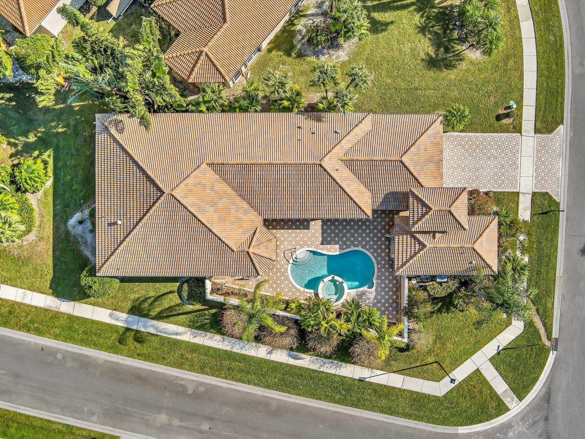6786 Fairway Lakes Drive