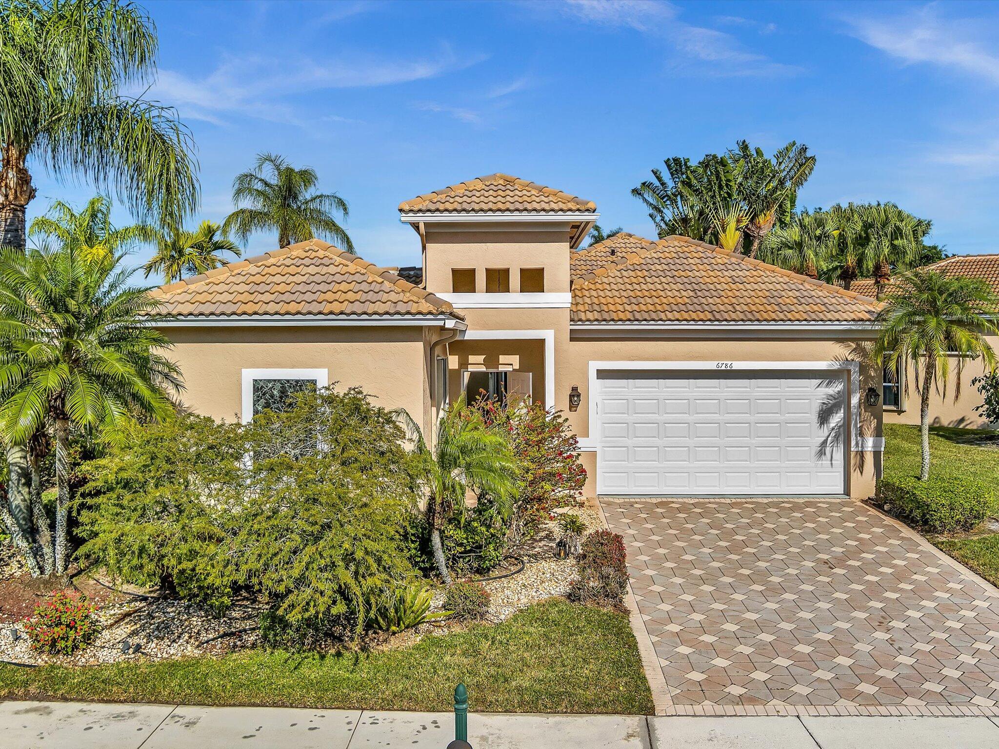 6786 Fairway Lakes Drive