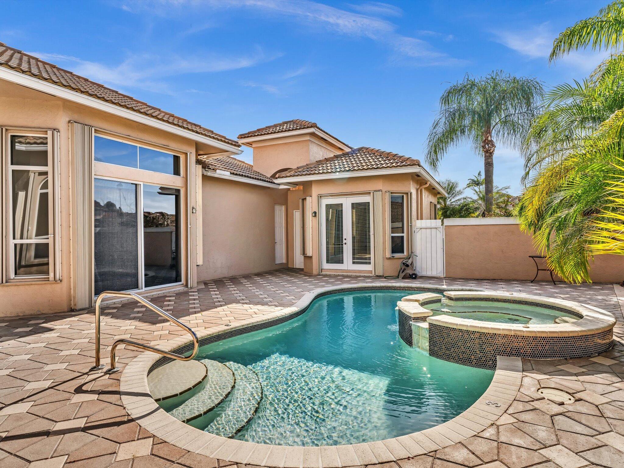 6786 Fairway Lakes Drive