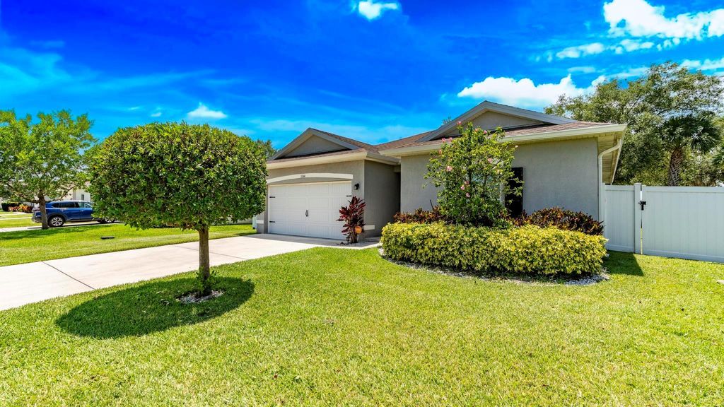 Photo of 5344 Oakland Lake Circle, Fort Pierce, FL 34951 (MLS # R11109252)