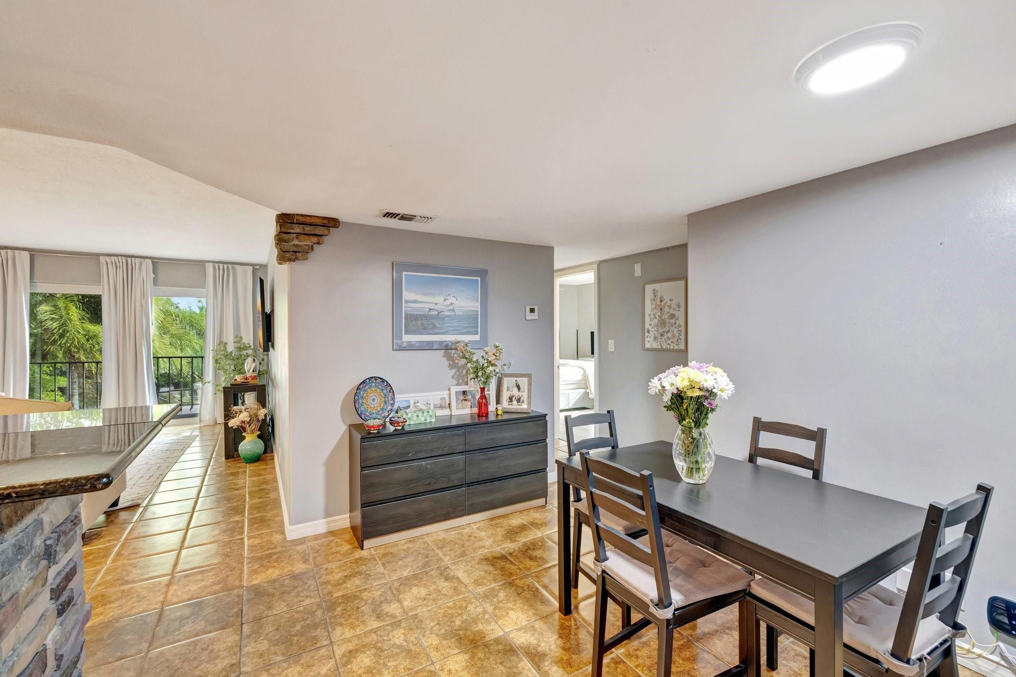 3004 NE 5th Terrace 208-C