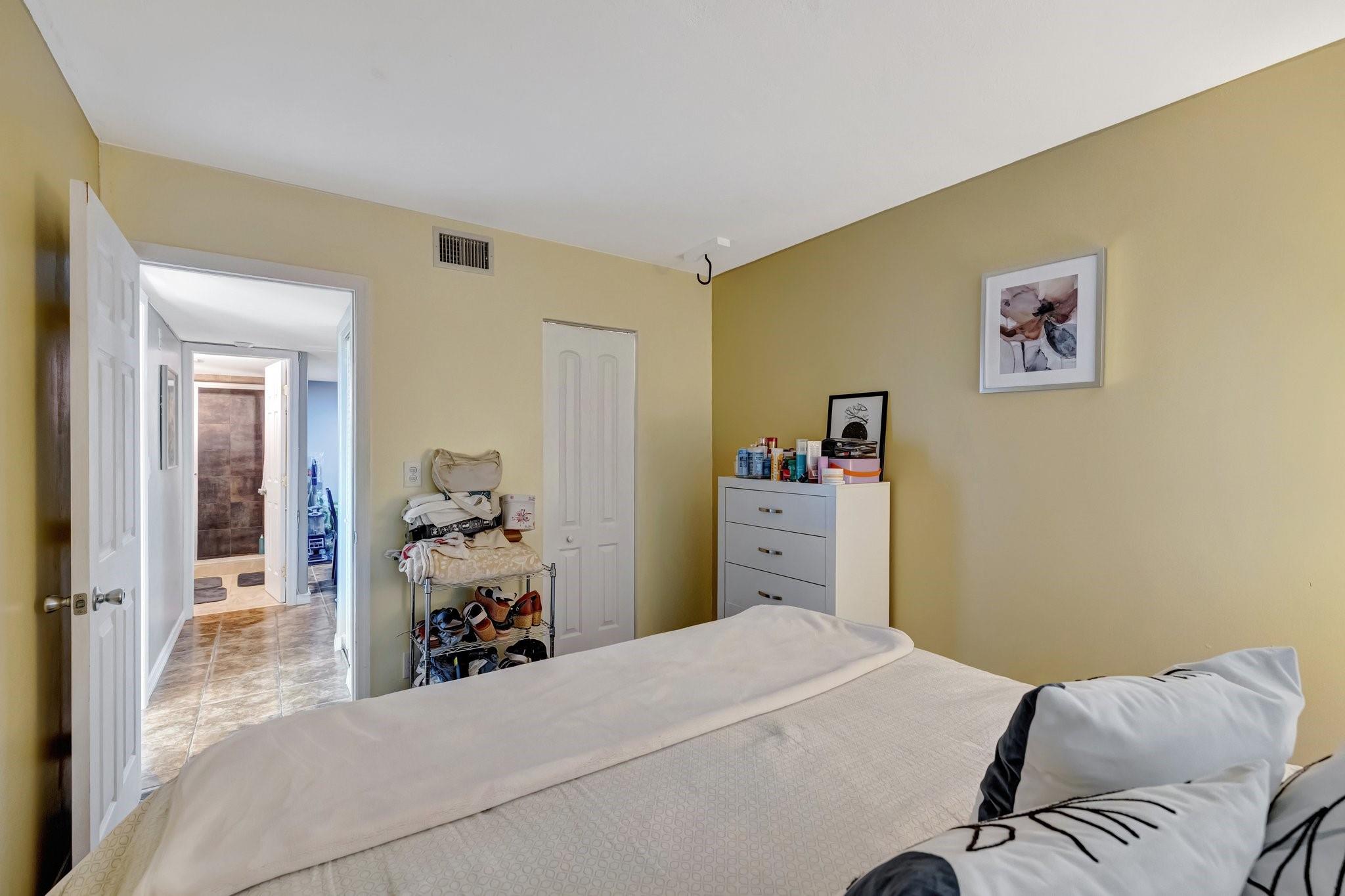 River Manor Condo - Residential