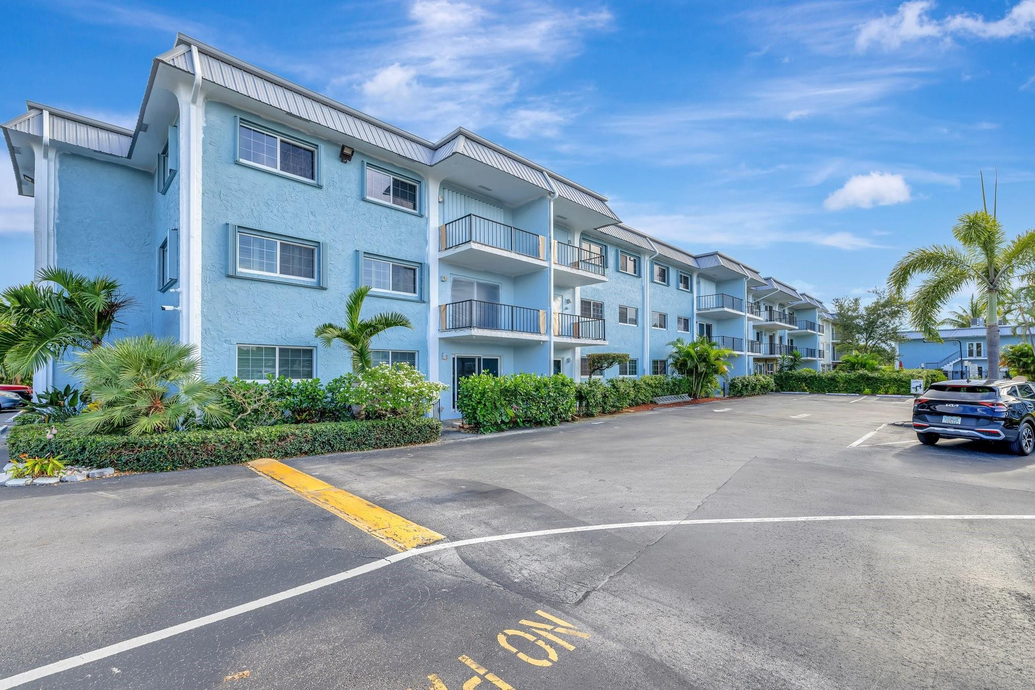 River Manor Condo - Residential