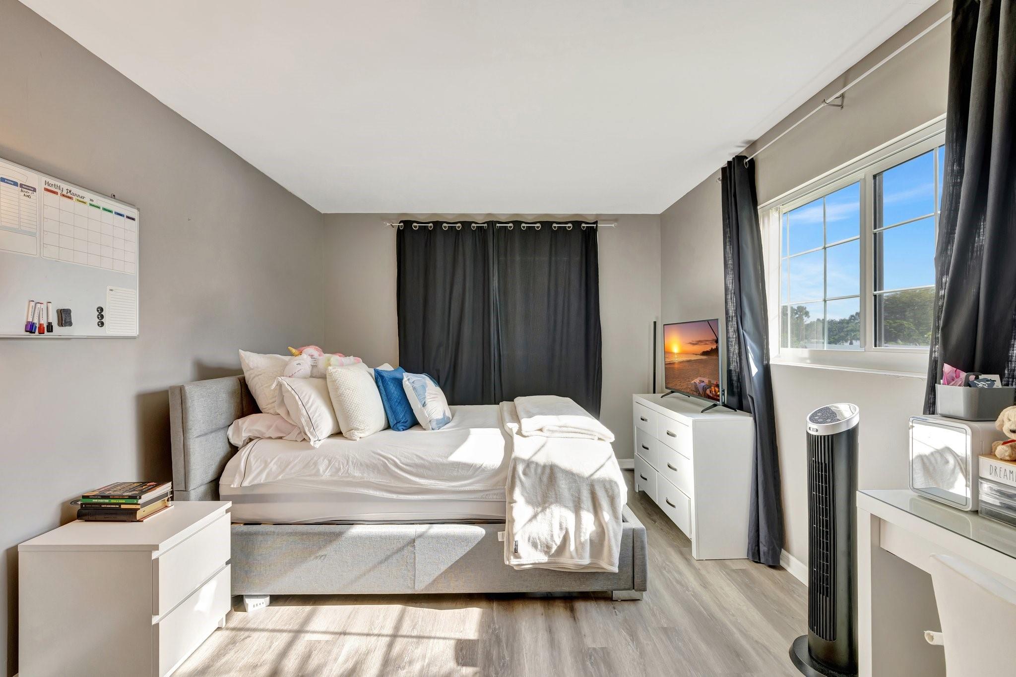 River Manor Condo - Residential