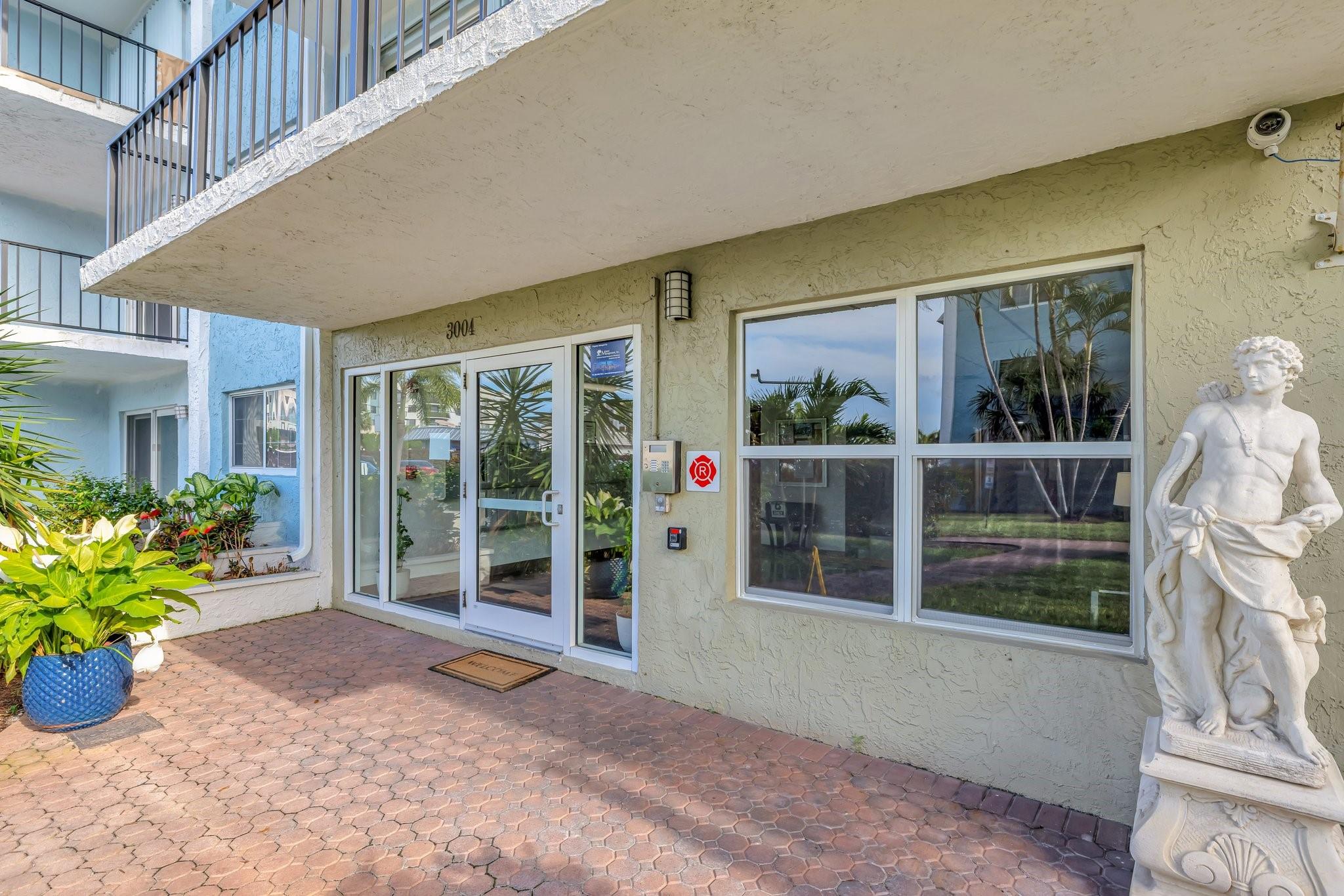 River Manor Condo - Residential