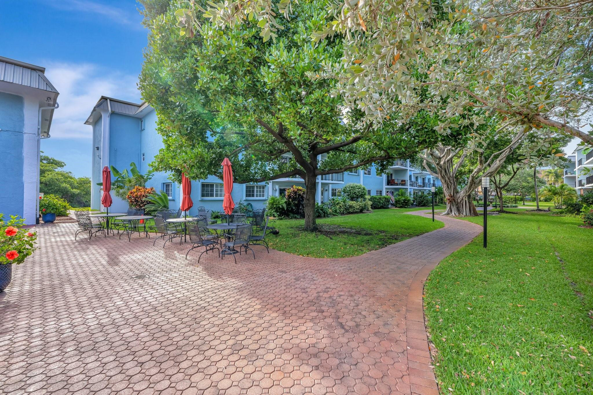 River Manor Condo - Residential