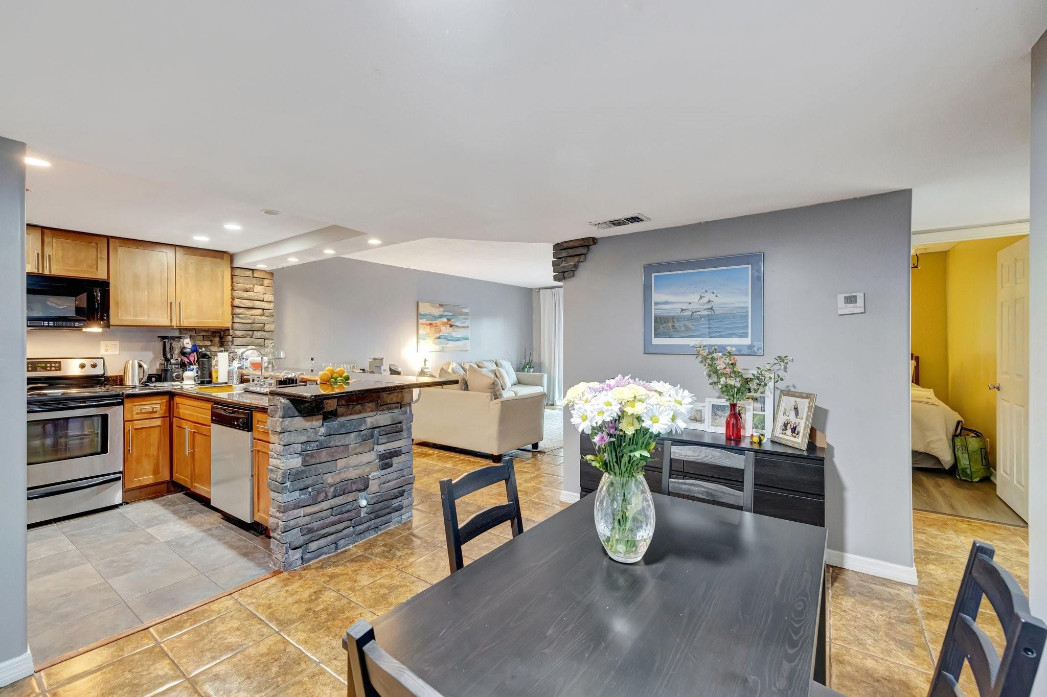 River Manor Condo - Residential