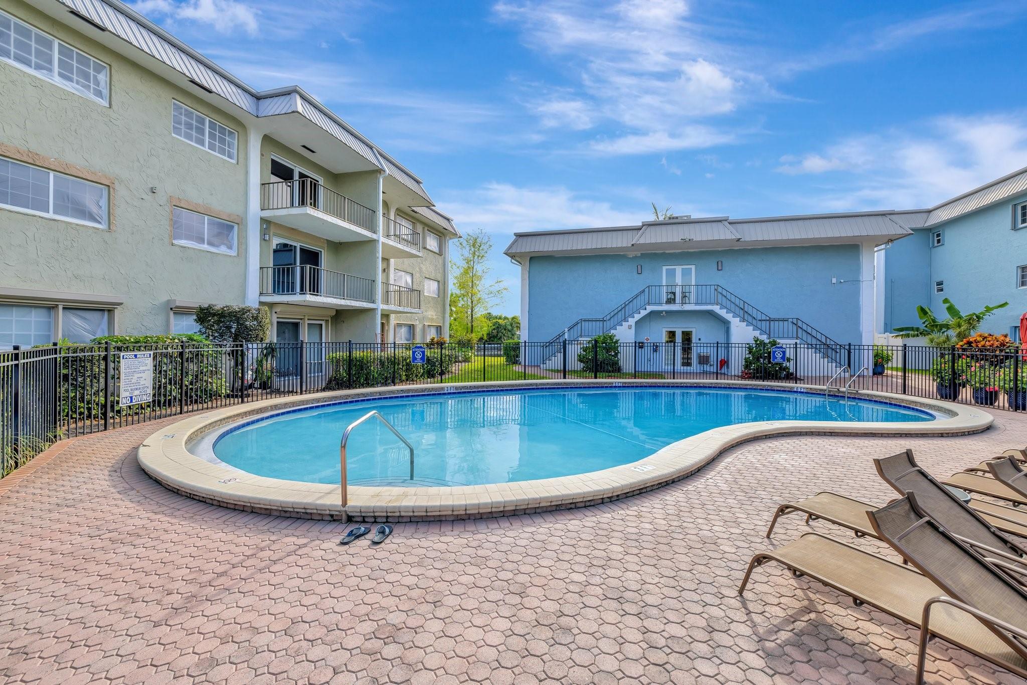 River Manor Condo - Residential