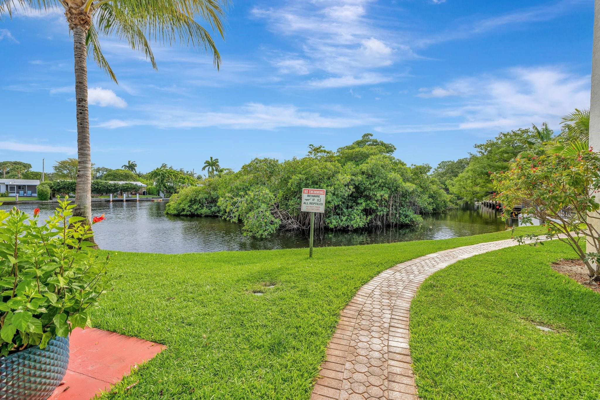 River Manor Condo - Residential