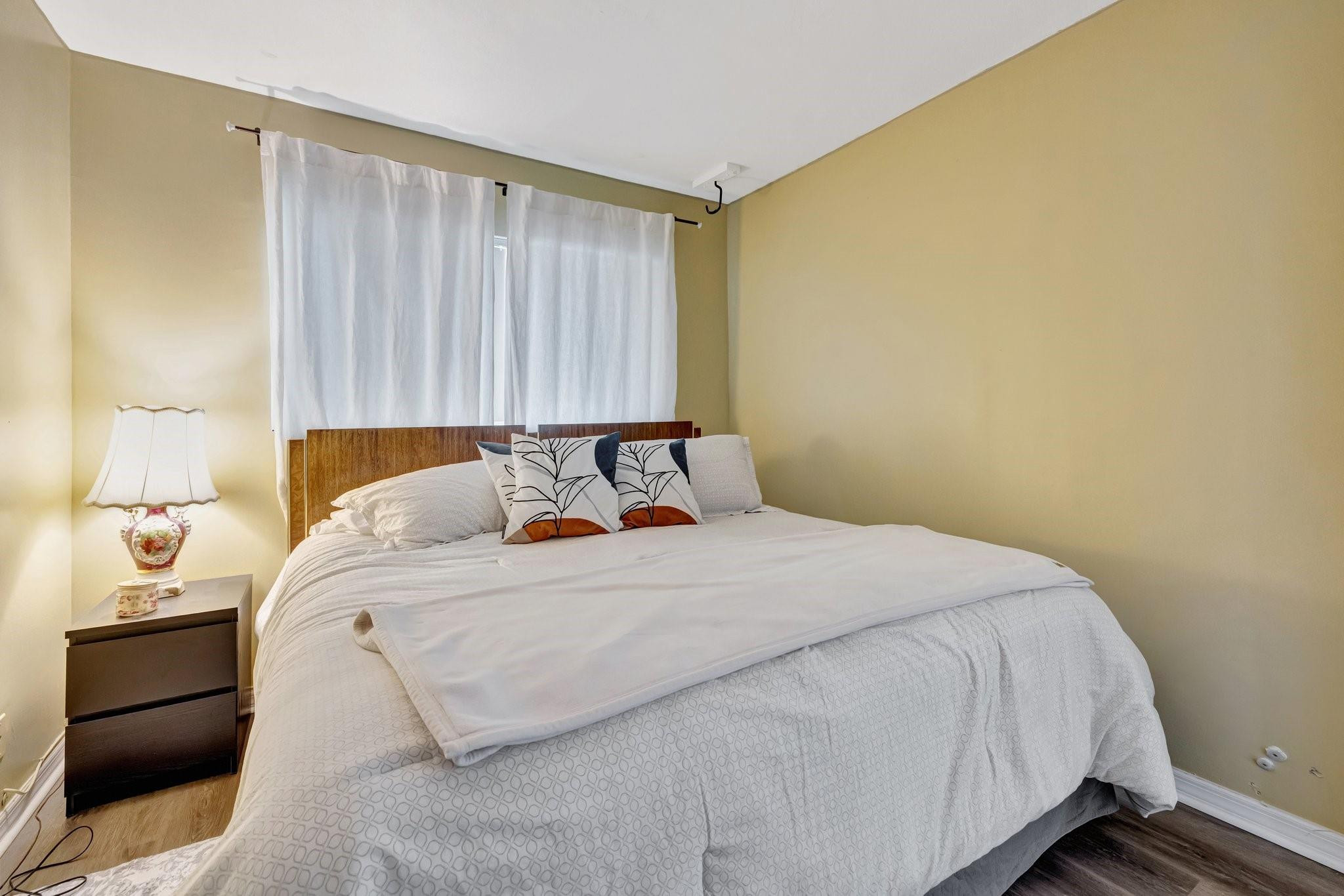 River Manor Condo - Residential