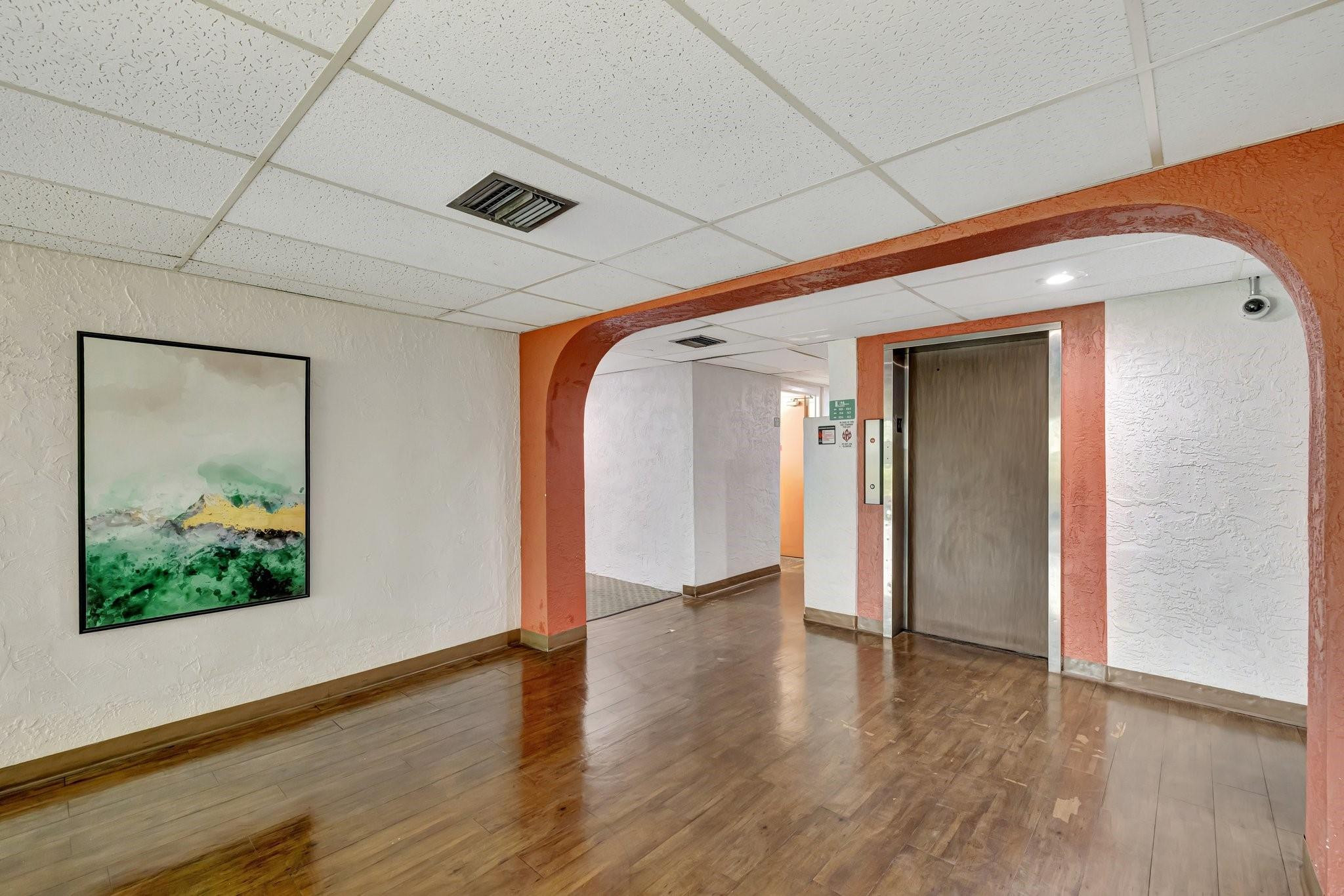 River Manor Condo - Residential