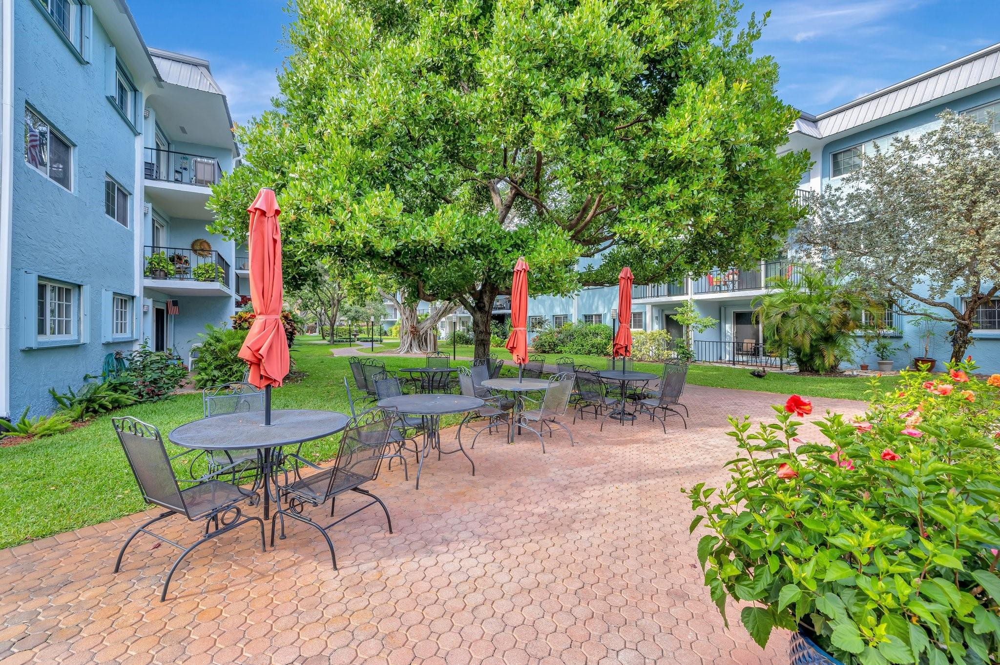 River Manor Condo - Residential