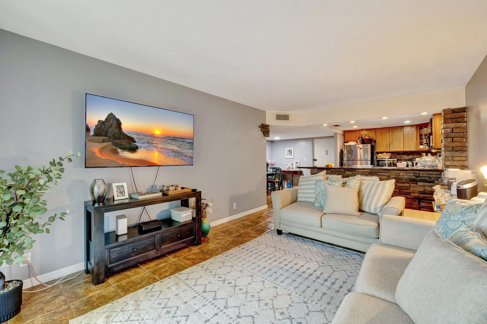 River Manor Condo - Residential