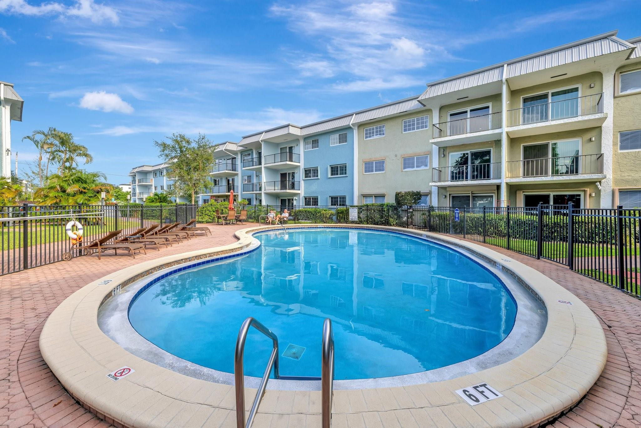 River Manor Condo - Residential