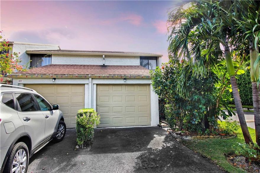 Located in East Boca Raton and less than 5 minutes from the beach and Spanish River Park, this quaint, corner unit townhome is what you've been looking for; it's the lowest priced townhome with a 1 car garage in all of Boca Raton. Presents 2 bedrooms, 2 1/2 bathrooms + loft/den on 3rd floor, in a peaceful, quiet community. The spacious, huge master bedroom offers a walk-in closet and updated master bathroom. The family room opens to a private, screen-enclosed patio. Community pool, close to the highway, great schools, shopping and Spanish River Park.