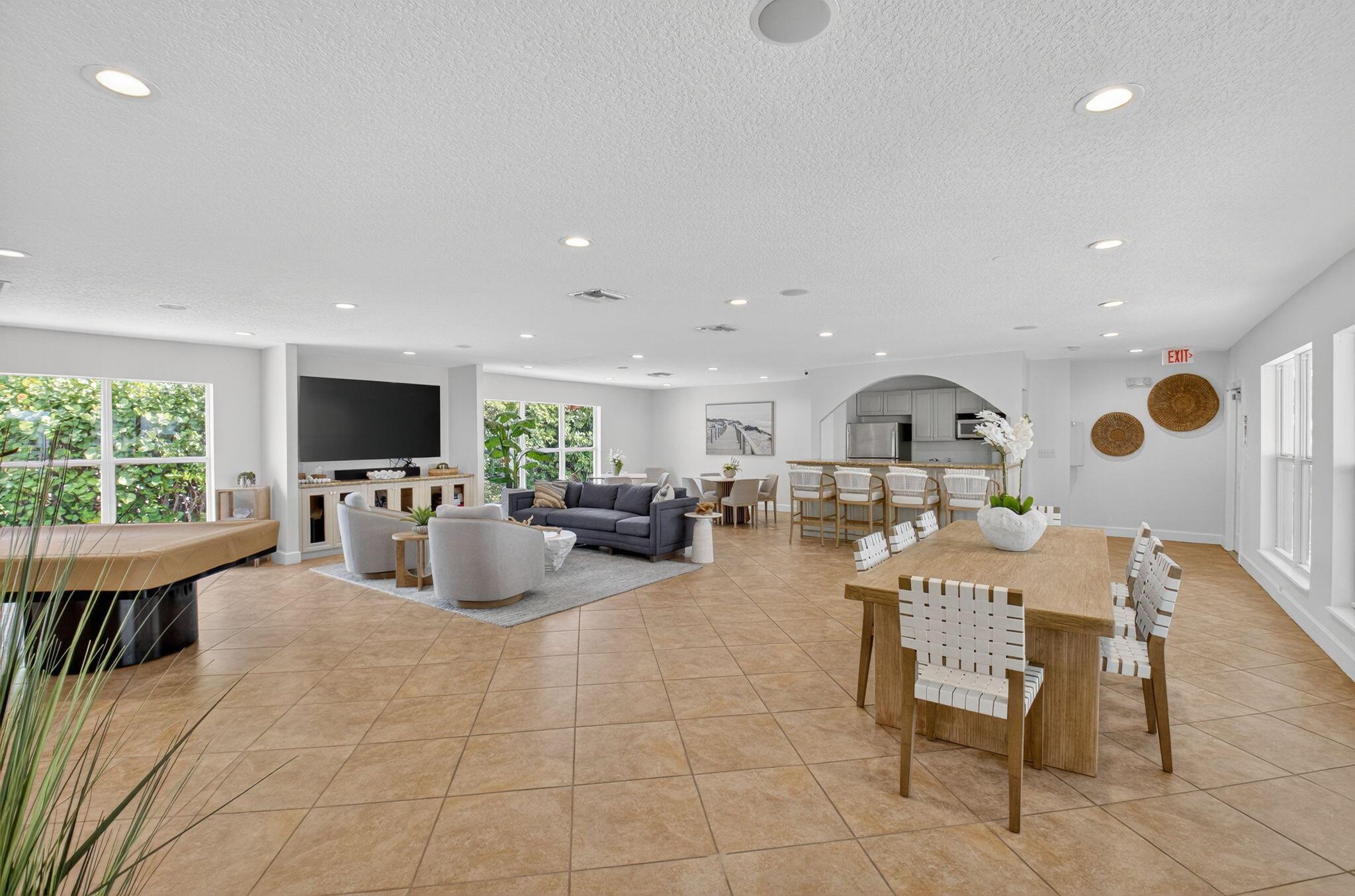 DELRAY BY THE SEA - Residential