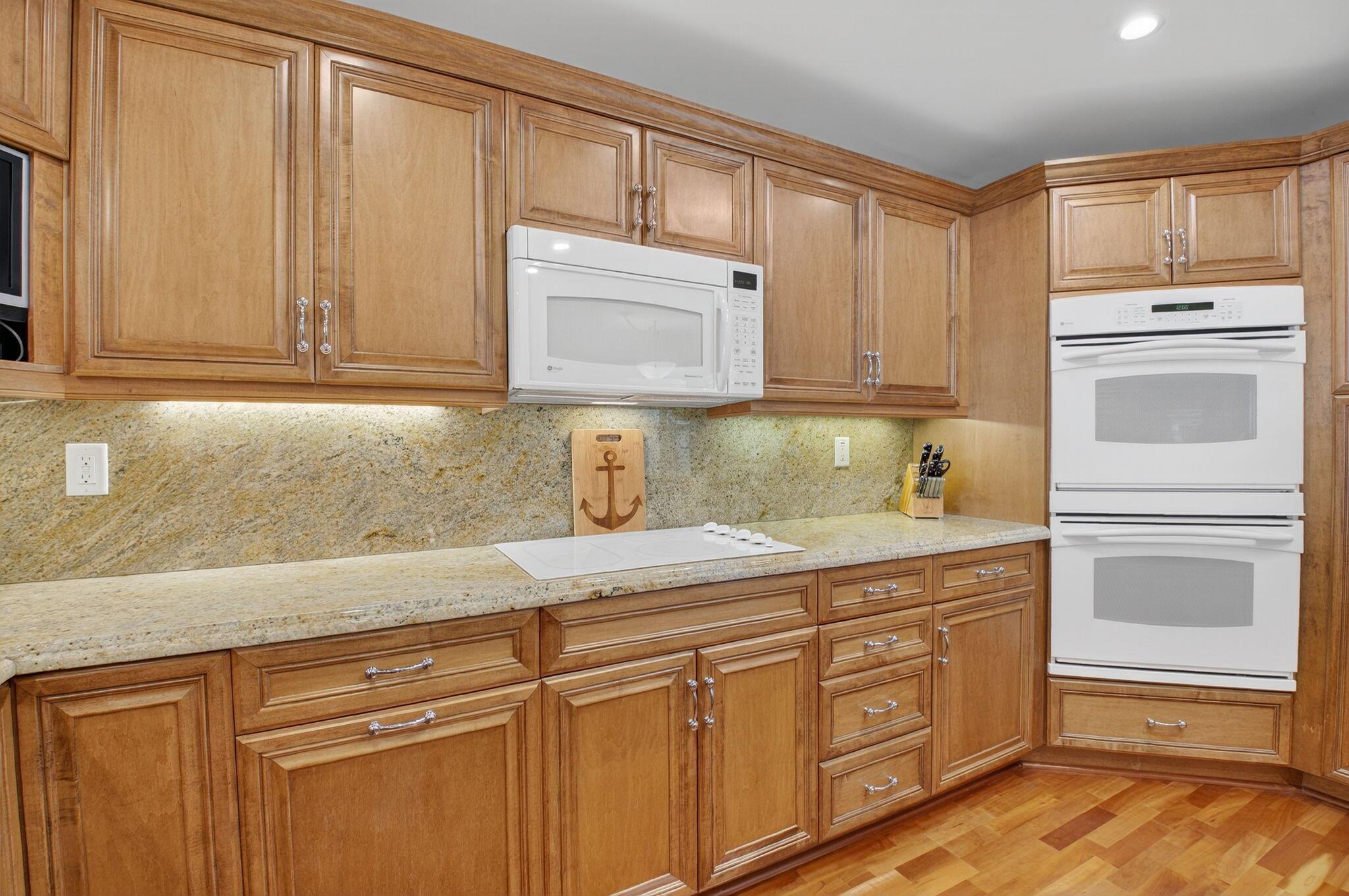 DELRAY BY THE SEA - Residential