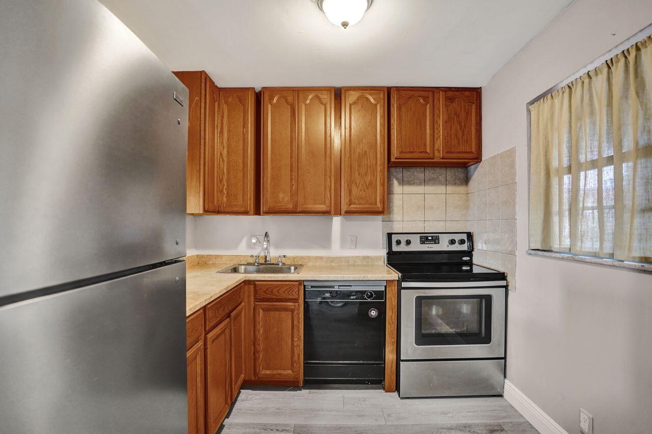 GREENWAY VILLAGE SOUTH CONDO 3 - Residential