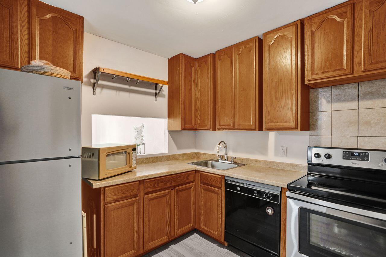 GREENWAY VILLAGE SOUTH CONDO 3 - Residential