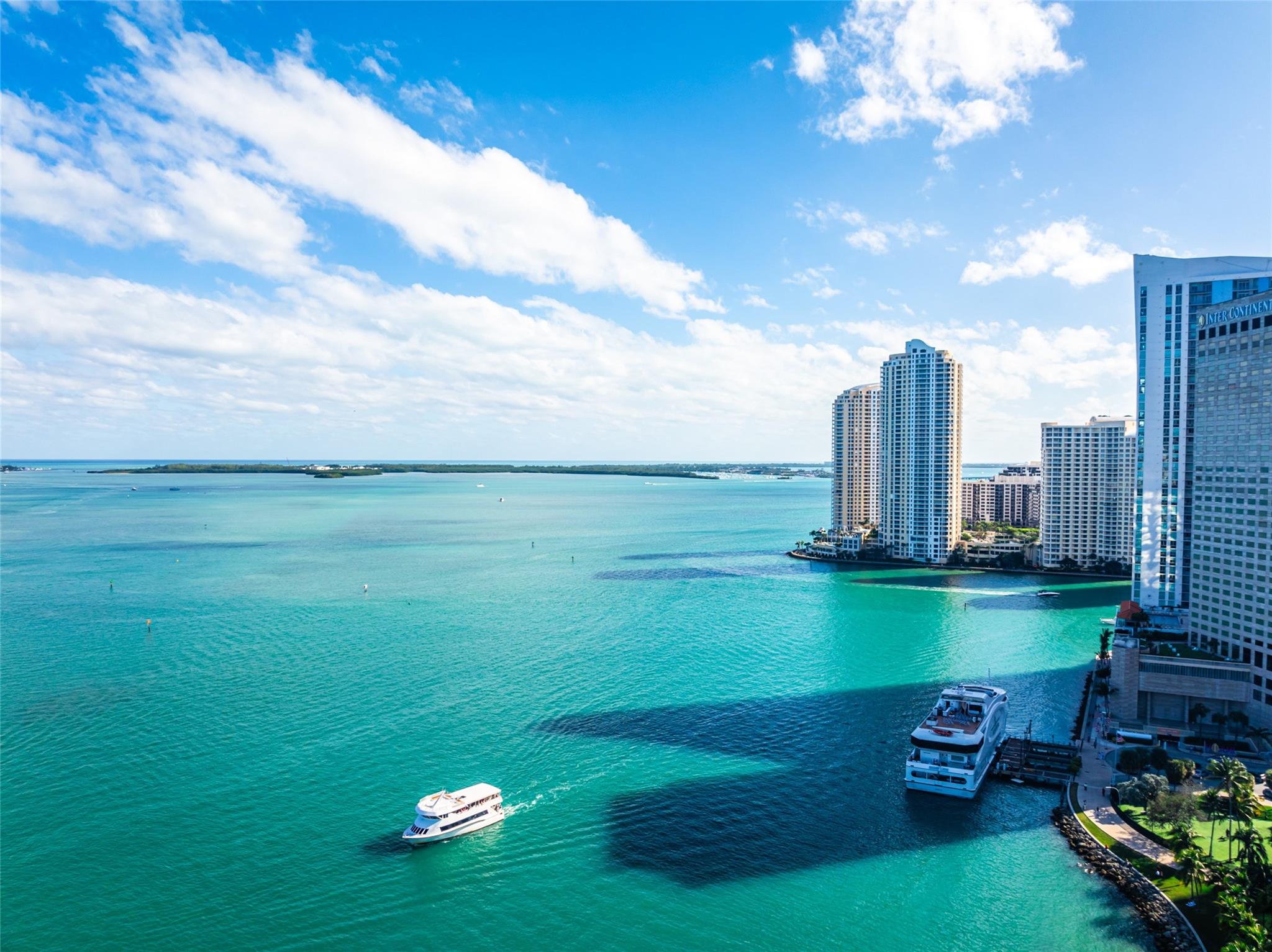 View photos, virtual tours, details... 50 Biscayne Blvd 1511
