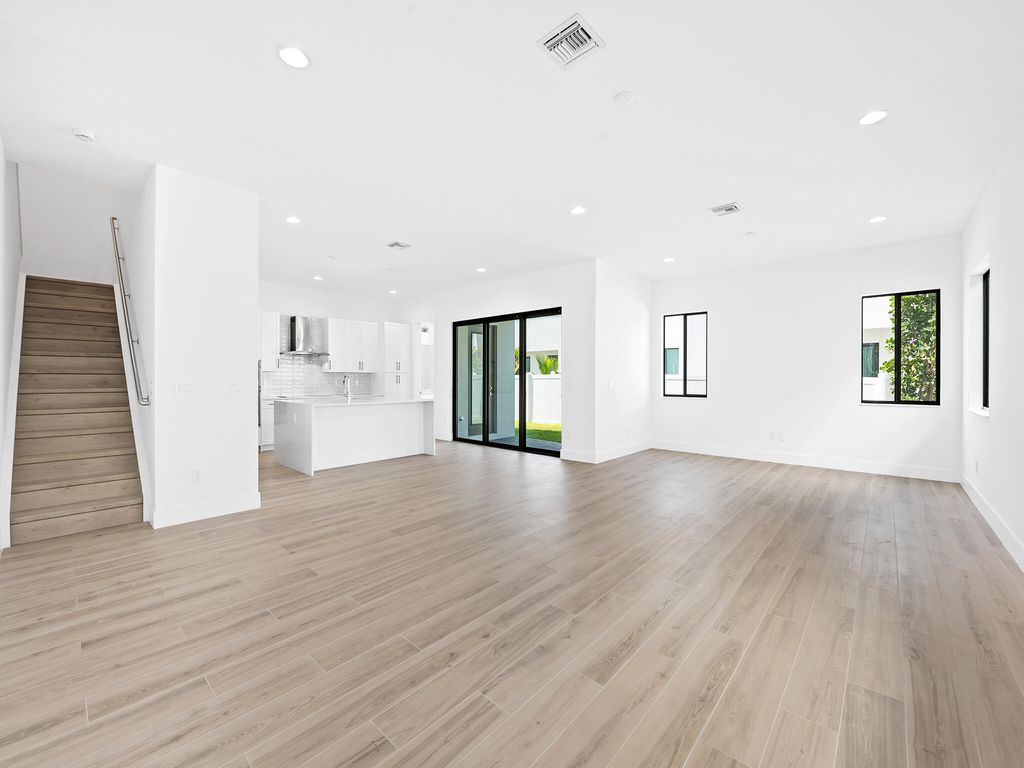 Photo of 1429 SW 23rd Court, Fort Lauderdale, FL 33315 (MLS # B26013554)