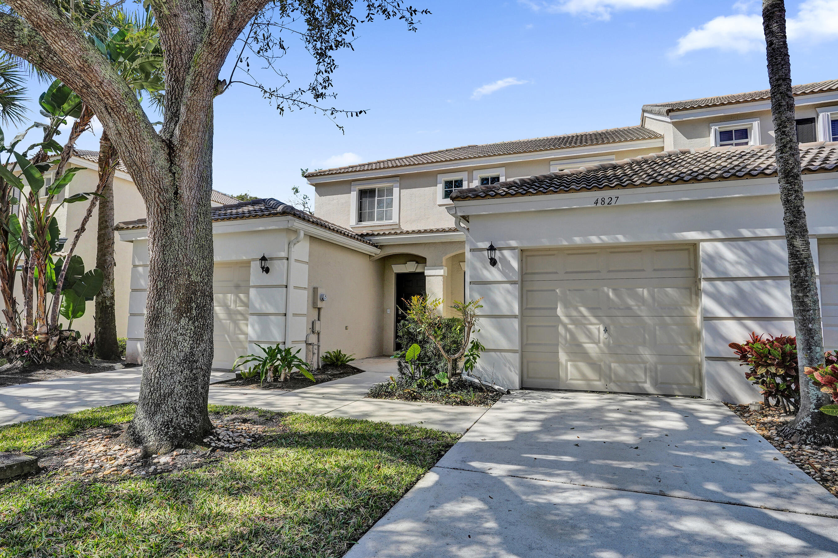 Properties 4827 Palmbrooke Circle W