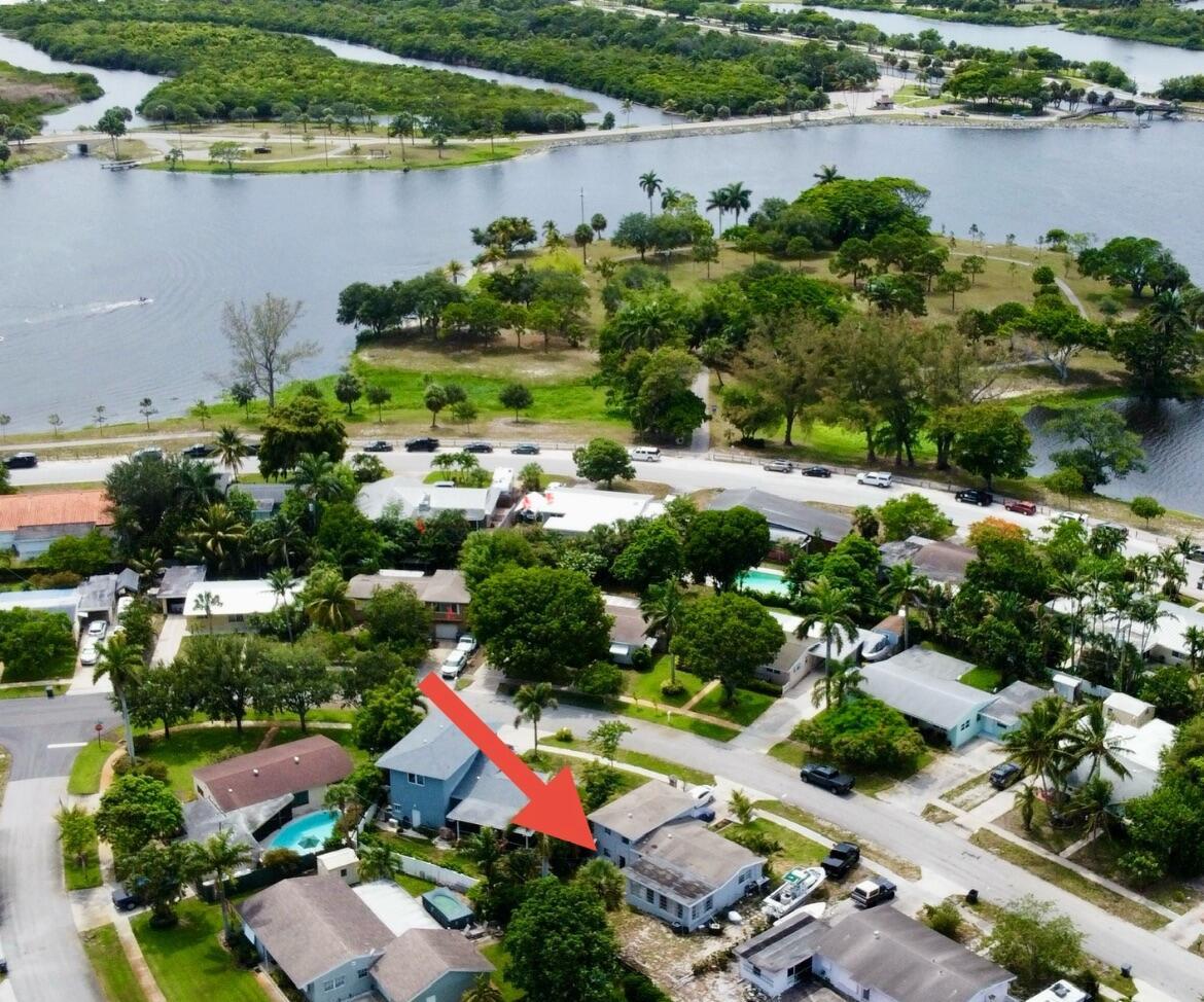 LAKE OSBORNE ESTS IN - Residential