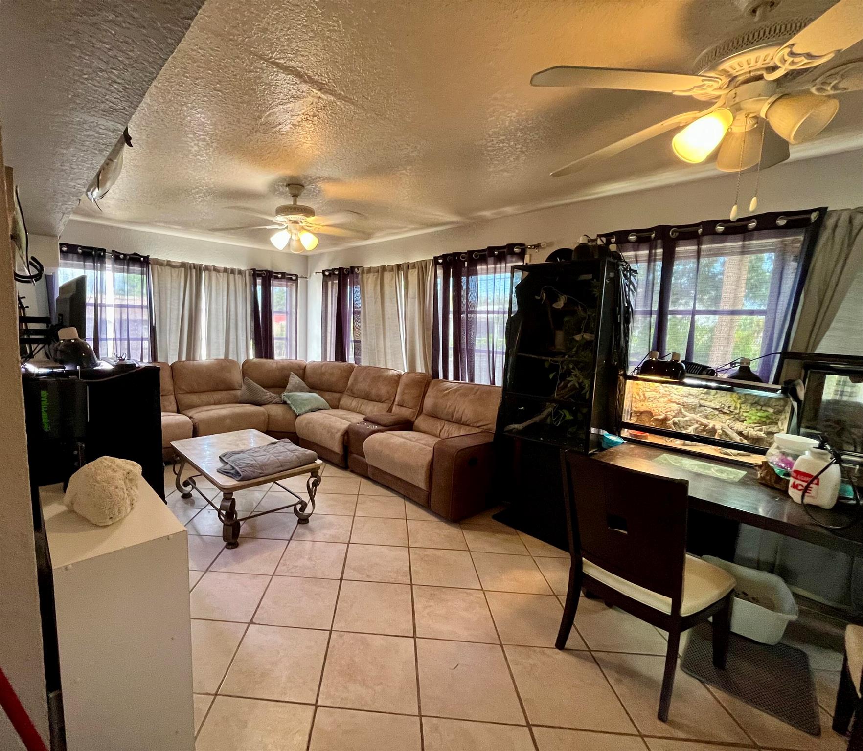 LAKE OSBORNE ESTS IN - Residential