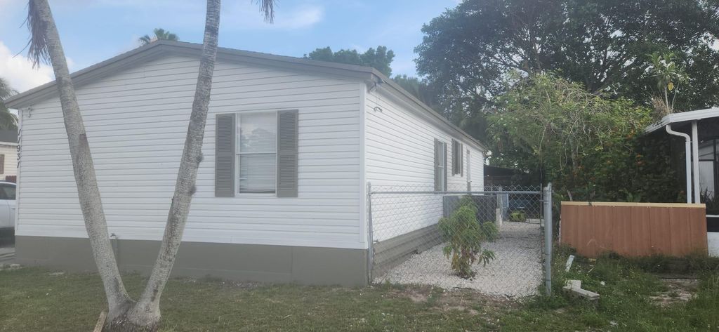 Photo of 11931 Watergate Circle, Boca Raton, FL 33428 (MLS # F10508837)