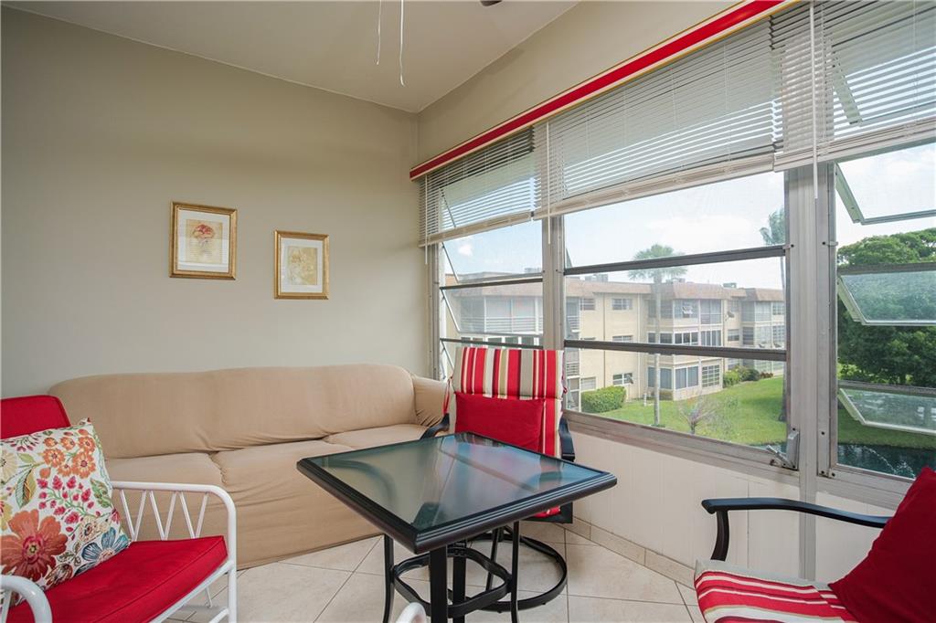 HAWAIIAN GARDENS - Residential