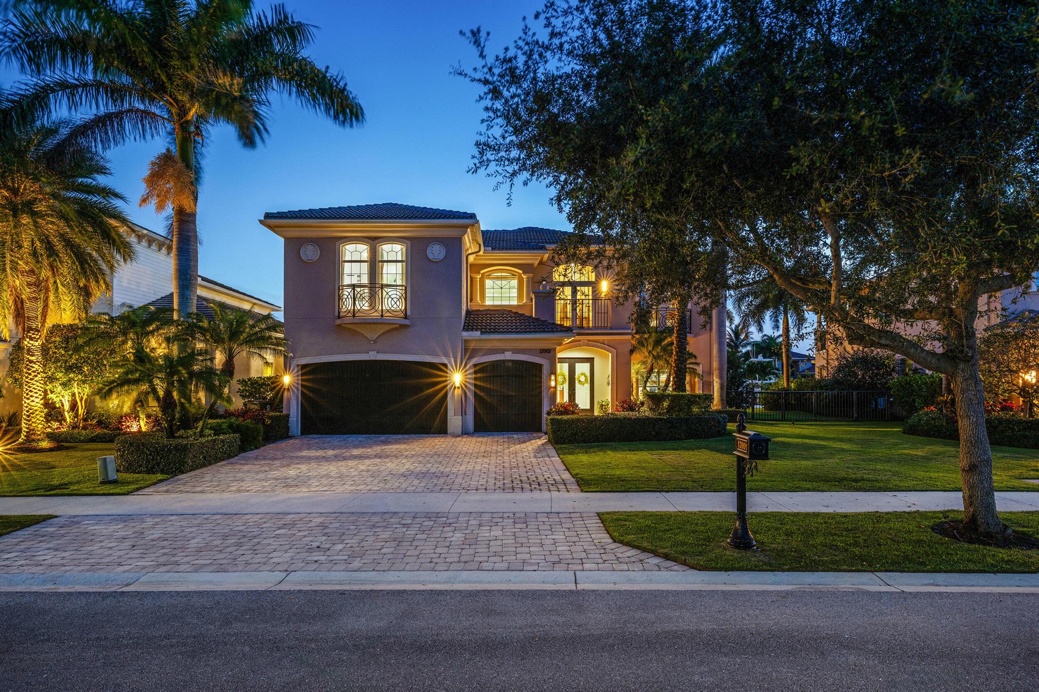 13901 Willow Cay Drive